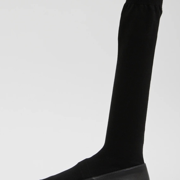 Tibi - Picture 3 of 3